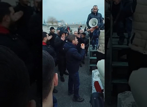 Մինչեւ Վոլկովի հետ չխոսենք, ճանապարհը չբացվի, չենք գնալու․ արցախցիներ