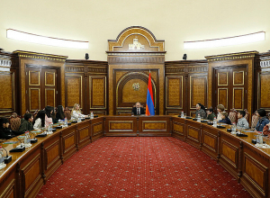 Премьер-министр принял группу школьников из Сюникской области