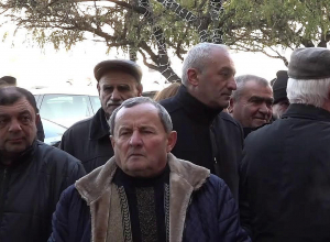 Արցախցիների բողոքի ակցիան կառավարության մոտ․ Ուղիղ