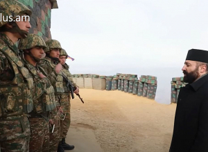 Պատերազմի ժամանակ երբ զինծառայողը տեսնում էր դիրքում հոգեւորականի, ենթագիտակցորեն մտածում էր՝  Աստված մեր հետ է