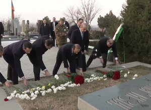 Վարչապետը հարգանքի տուրք է մատուցել հանուն Հայրենիքի կյանքը նվիրաբերած հայորդիների հիշատակին