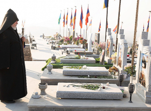 Ամենայն հայոց կաթողիկոսն այցելեց «Եռաբլուր» պանթեոն