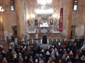 Ստեփանակերտի եկեղեցում Սուրբ Ծննդյան  պատարագ է. Ուղիղ