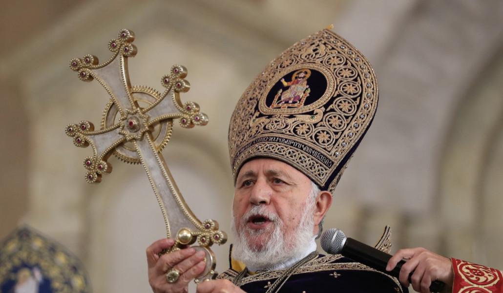 կաթողիկոս, պատարագ