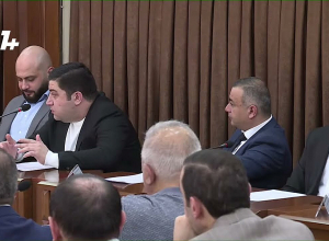 Պարոն քաղաքապետ, ոչ մի ձեւ դեմը չենք կարողանում առնել, քանդում ենք՝ սարքում է․ արդեն մի քանի անգամ