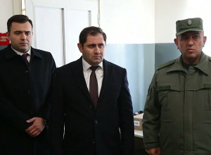 Պաշտպանության նախարար Պապիկյանն այցելել է ՊՆ կենտրոնական հավաքակայան