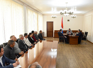 Арутюнян представил Аппарату СБ Арцаха нового секретаря