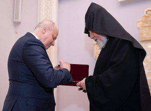 Ամենայն Հայոց Կաթողիկոսը պարգևատրվել է Ռուսաստանի Դաշնության Պատվո շքանշանով