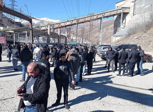 Լարված իրավիճակ Սյունիքում․ ցուցարարները փակել են ԶՊՄԿ հանքավայր տանող ճանապարհը․ Aravot.am