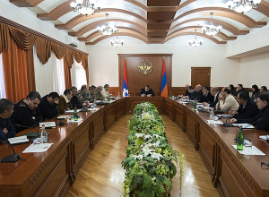 На заседании оперативного штаба была представлена ситуация в сфере продовольственных, топливных рынков и инфраструктуры Арцаха