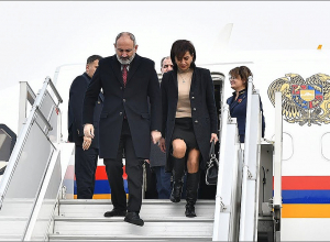 Վարչապետը տիկնոջ հետ աշխատանքային այցով ժամանել է Ալմաթի