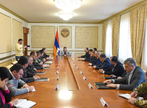 Араик Арутюнян созвал совещание с руководящим составом правоохранительной системы