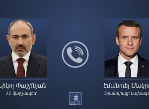 Премьер-министр Пашинян обсудил с Эммануэлем Макроном тяжёлую гуманитарную ситуацию в Арцахе