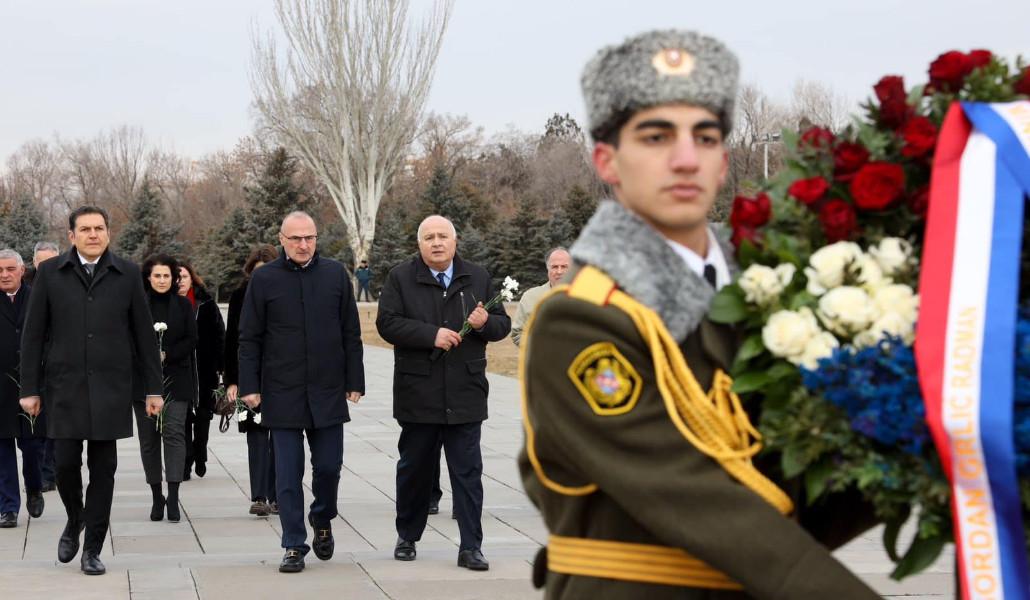 329252874_2233365160197141_8844980046758511856_n