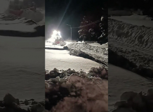 Снег в Апаране вынуждает работать по ночам в Апаране: в противном случае не будет возможности перемещаться