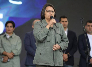 Կարին Տոնոյանը դադարեցնում է իր քաղաքական գործունեությունը