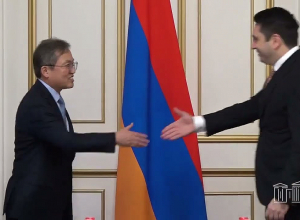 Ալեն Սիմոնյանն ընդունել է Կորեա Հայաստան բարեկամական խմբի նախագահին