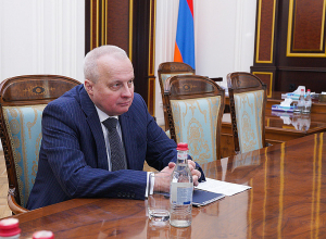 Вице-премьер Хачатрян принял посла РФ Сергея Копыркина