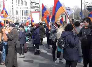 Փետրվարյան ապստամբության 102-րդ ամյակն է. Բևեռը հարգանքի տուրք է մատուցում. Ուղիղ