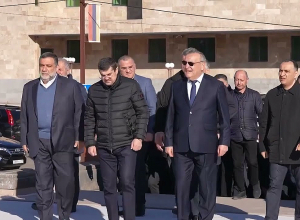 Հարգանքի տուրք Ստեփանակերտում.Արցախի երեք պաշտոնյաները միասին