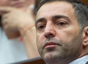 Դատախազությունն ԱԺ նախկին պատգամավորից պահանջում է բռնագանձել շուրջ 2 մլրդ դրամ, ԱՄՆ-ում և ՀՀ-ում գտնվող անշարժ գույքերը