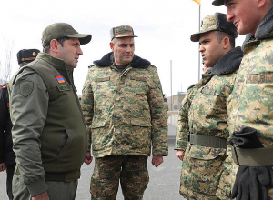 Սուրեն Պապիկյանն այցելել է N բանակային զորամիավորում