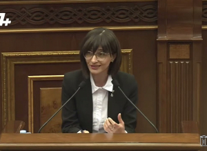 Ժողովուրդ, դուք ձեզ կողքից լսե՞լ եք, կարծես ատոմային ռումբ է ընկել, մարդակերություն է տեղի ունեցել․Դավոյան