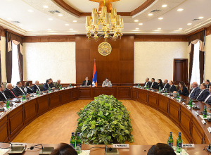 Президент Арутюнян представил новоназначенного государственного министра Республики Арцах