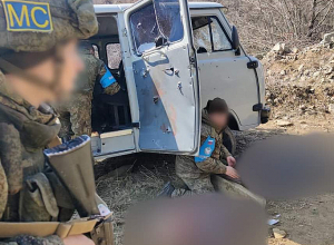 Ադրբեջանական դիվերսիոն խումբը դարանակալել էր ճանապարհամերձ անտառապատ տարածքում և այնտեղից հարձակվել մեքենայի վրա. լուսանկարներ