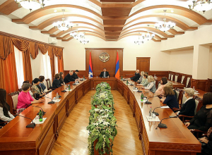 ԱՀ պետնախարարն ընդունել է ռուսական համայնքի ներկայացուցիչներին