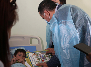 Նախարար Ժաննա Անդրեասյանն այցելել է ավտովթարից տուժած դպրոցականներին և ուսուցիչներին