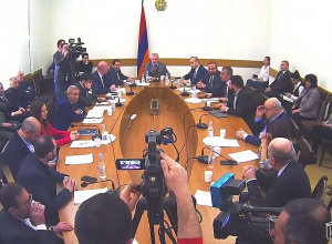 Գլու՜խն ա պետք ջարդել էդ 5-րդ շարասյան, ասում էին՝ Նիկոլը հողերը տվել ա, փախե՜ք, փրկվե՜ք. Ալեքսանյան