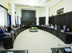 Тигран Хачатрян принял представителей Американской торговой палаты в Армении