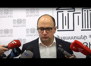 5-րդ շարասյուն թող ման գան կառավարության շենքում, եւ մեր բանակից ձեռքները հեռու տանեն․ Մամիջանյան