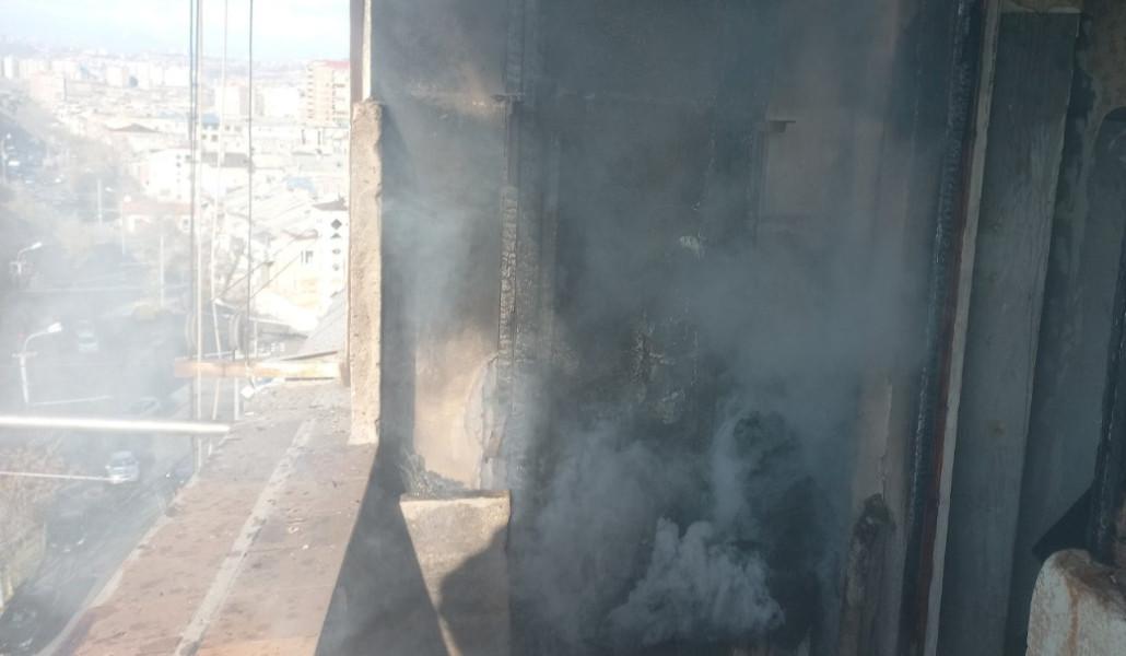 thumbnail_Հրդեհ Երևանի Չեխովի փողոցում