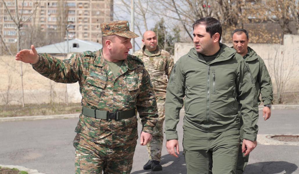 պապիկյան