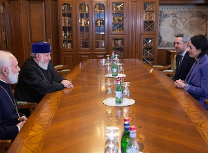 Ամենայն Հայոց Հայրապետը նախարարին ներկայացրեց  Եկեղեցու մտահոգությունները
