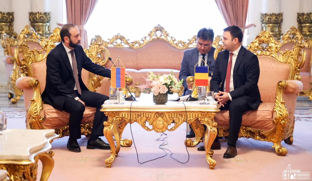 արարատ