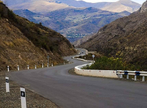 Автомобильная дорога Степанцминда-Ларс закрыта для грузовиков