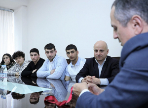 «Ձեր այս հաջողությունը միայն սկիզբն է». Կարեն Գիլոյանը՝ ծանրամարտի մրցանակակիրներին