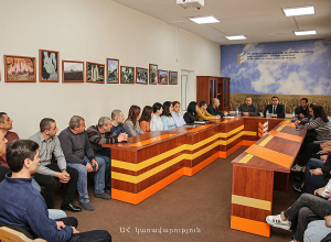 Արցախի պետնախարարը հանդիպել է ԱՀ գյուղի և գյուղատնտեսության աջակցության հիմնադրամի աշխատակազմի հետ