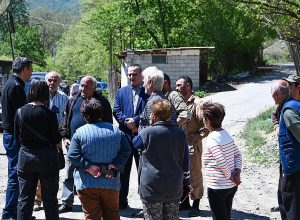 Կապանի Ներքին Հանդ ներխուժած ադրբեջանական զինված ծառայողները ամեն օր կրակում են, տեղադրում ականներ, կտրել են աղբյուրից խմելու ջուրը․ Արման Թաթոյան