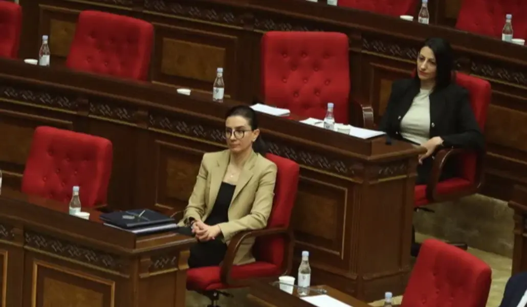 Anna-Vardapetyan_Anahit-Manasyan