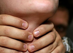 31-ամյա տղամարդը սեղմելով նախկին կնոջ պարանոցը՝ սպանել է կնոջը․ նախաքննությունն ավարտվել է