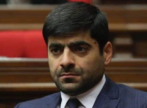 Վլադիմիր Վարդանյանին հարվածելու դեպքով պատգամավոր Մհեր Սահակյանին մեղադրանք է ներկայացվել