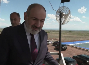 Վանանդում վարչապետը ծանոթացել է մասնավորի հիմնած նուշի ինտենսիվ այգու և կառուցված ջրամբարի ծրագրին