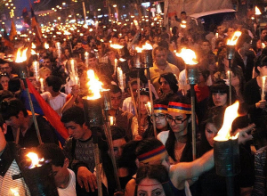 Ջահերով երթ` դեպի Ծիծեռնակաբերդ. ՈւՂԻՂ