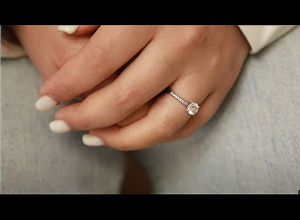 Մատանին դրեց եւ ասաց՝ երբեք չհանես մատիցդ