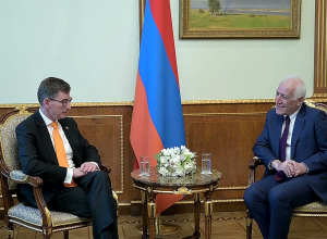 Президент Ваагн Хачатурян принял посла Нидерландов в Армении Николаса Схермерса