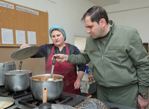 Սուրեն Պապիկյանն այցելել է ՊՆ զորամասեր